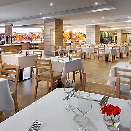 Elba Lanzarote Royal Village מלון